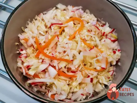 Салат із квашеної капусти