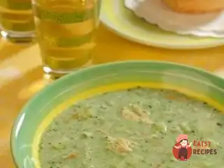 Вершковий суп зі шпинатом