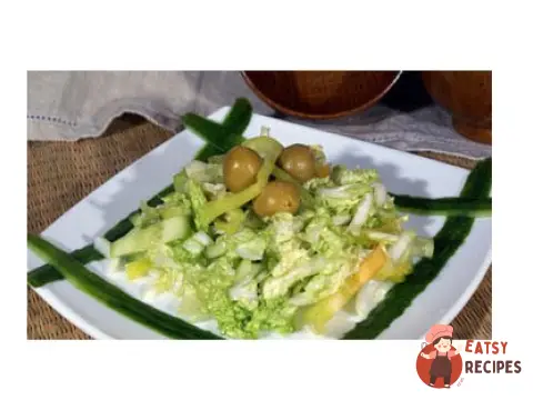 Салат з пекінської капусти з оливками