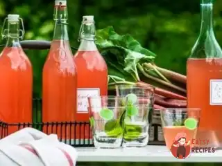 Сік з ревеню
