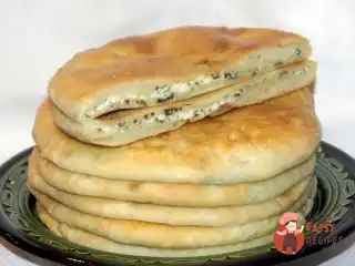 Хачапурі з домашнього листкового тіста