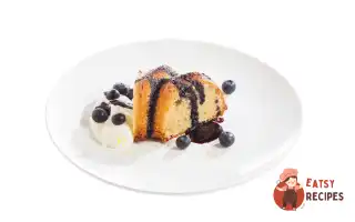Мигдальний Кекс З Сирним Кремом