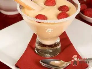 Полуниця з кремом сабайон