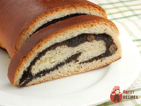 Маковий рулет із медом
