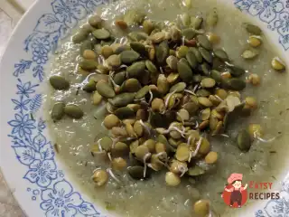 Суп-пюре із цвітної капусти із зеленню