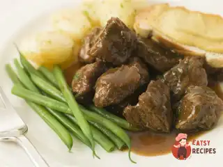 Тушкована яловичина в пиві з травами