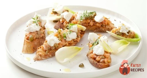 Тости з тартаром з лосося та рикоттою