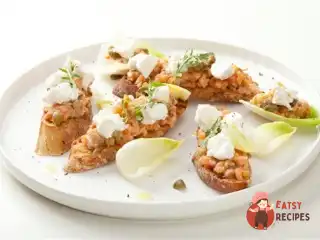 Тости з тартаром з лосося та рикоттою