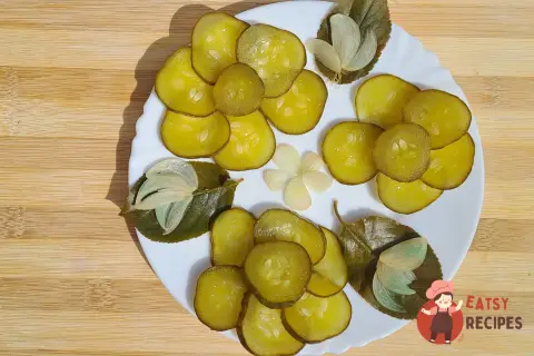 Огірки на зиму як бочкові під залізною кришкою