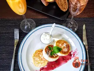 Ванільні сирники з родзинками