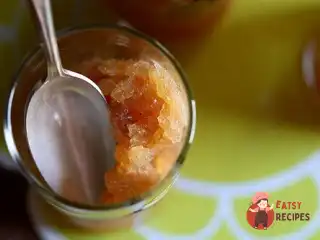 Пряна яблучна граніта з бурбоном