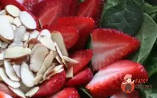 Салат З Полуницею Та Мигдалем