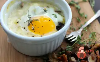Печена Яєчня З Пармезаном Та Прованськими Травами