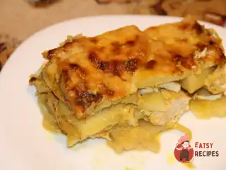 Картопляна запіканка з куркою та сиром