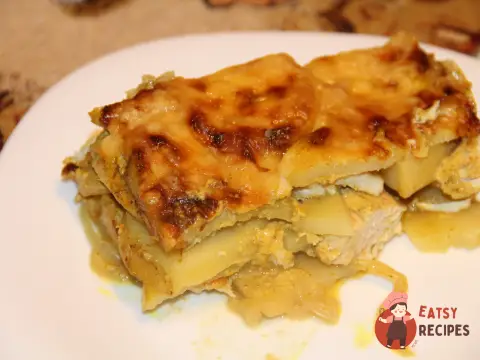 Картопляна запіканка з куркою та сиром