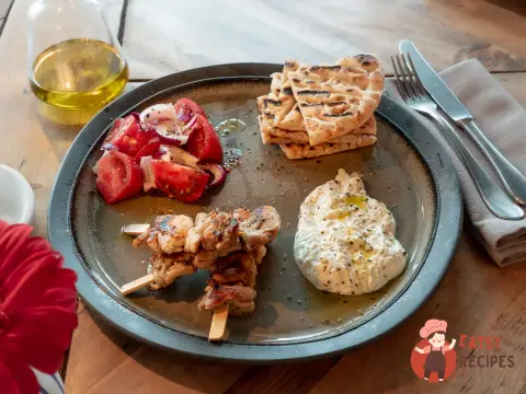 Сувлаки з курки з дзадзики