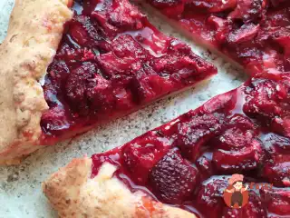 Галета з полуницею