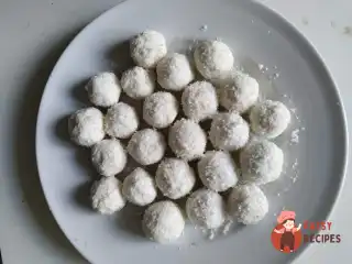 Сирний десерт з кокосовою стружкою