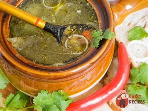 Розсольник з яловичими нирками та щавлем