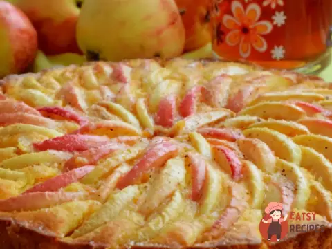 Пишна шарлотка з яблуками