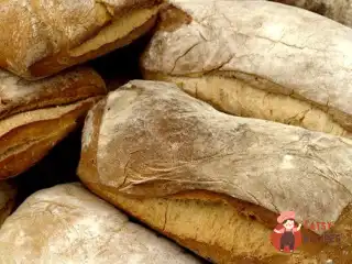 Хліб з грюєром та куміном