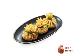 Млинці з яловичиною та солоними огірками