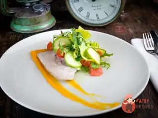 Салат з індичкою та гарбузовим соусом