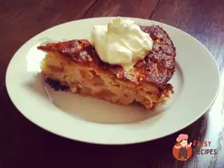 Яблучний пиріг з горішками