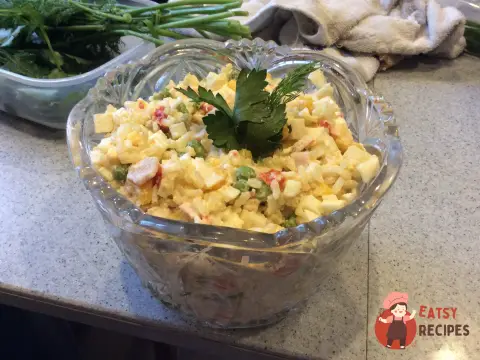 Салат з крабовими паличками та овочами