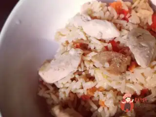 Тяхан із куркою (Смажений рис)