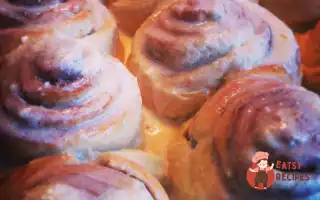 Синнабони З Корицею Та Ванільно-Вершковим Соусом