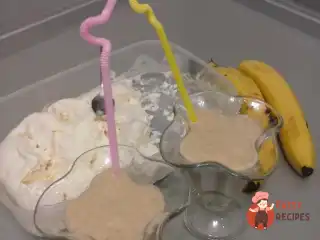 Кавово-банановий молочний коктейль