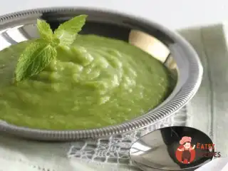 Суп-пюре із зеленим горошком, м'ятою та цибулею-пореєм