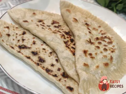 Кутаби з куркою та кропом