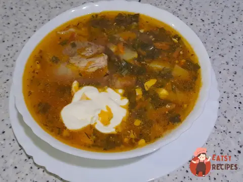 Зелений борщ зі свинячими ребрами