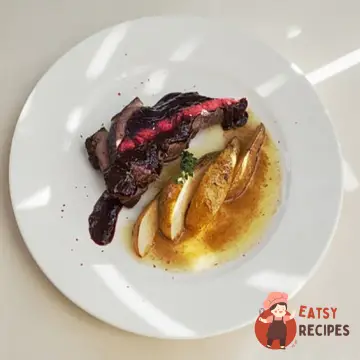 Качка магре з малиновим соусом