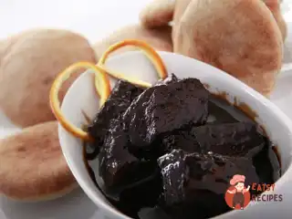 Баранина з чорносливом