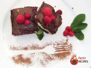 Малиновий мармуровий брауні