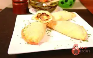 Емпанадас З Яйцями, Шинкою, Оливками Та Чеддером