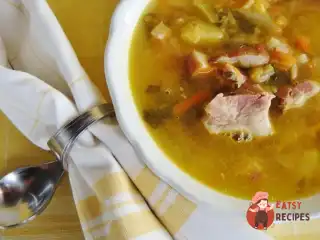 Гороховий суп з беконом