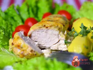 Куряче філе у вершковому соусі з чебрецем