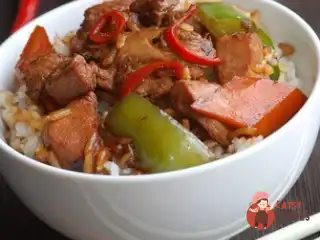 Курка з чилі та спеціями по-бірманськи