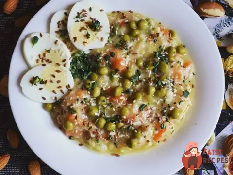 Легкий гороховий суп на курячому бульйоні