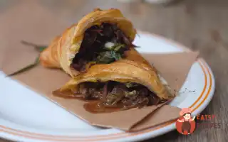 Круасан З Яловичими Щоками