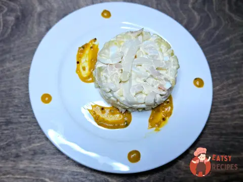 Кальмаровий салат з медово-гірчичною заправкою