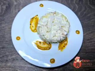 Кальмаровий салат з медово-гірчичною заправкою