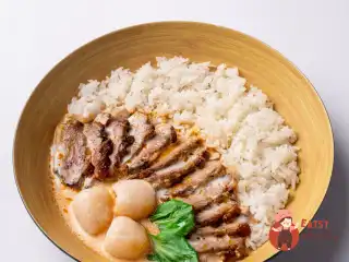 Червоний каррі з качкою