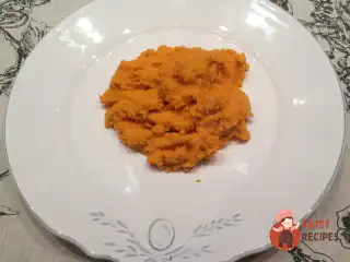 Морквяне пюре з тахіні