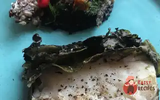 Тріска У Водоростях Із Чорним Картопляним Пюре Та Маринованими Лисичками