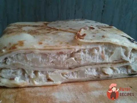 Млинець з яблуками